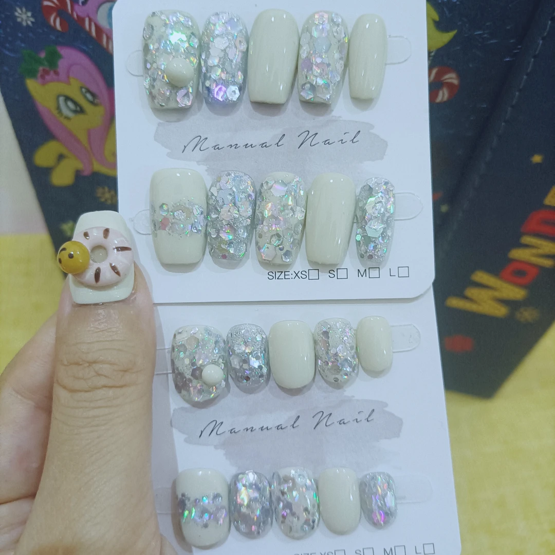 洛特手工穿戴甲下单送美甲五件套