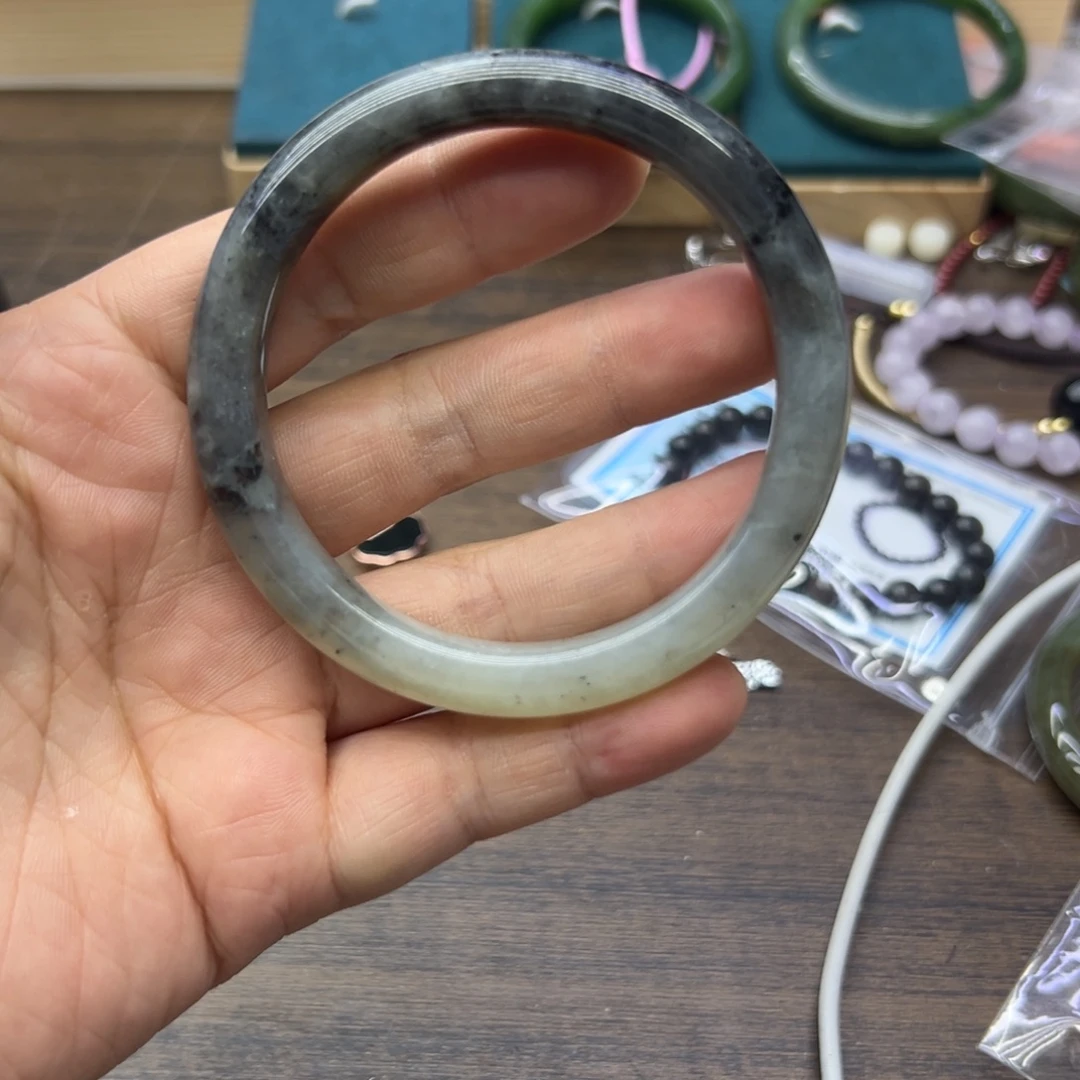 和田玉未镶嵌手镯59.7圈围491瑕