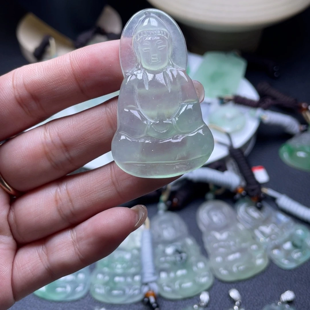 颈饰未镶嵌翡翠