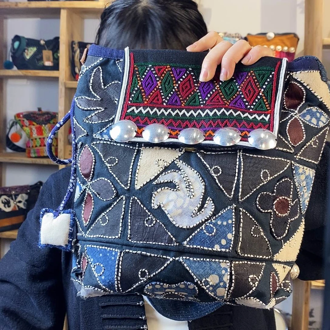 织绣贴布绣老绣包包