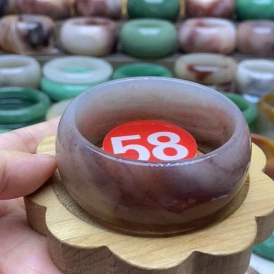 未镶嵌手镯石英质玉