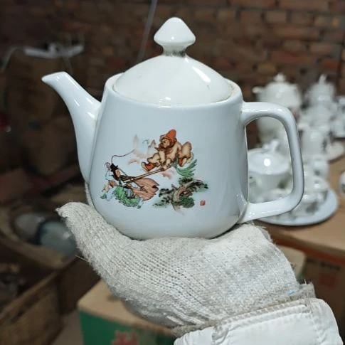 库存微瑕单孔小壶