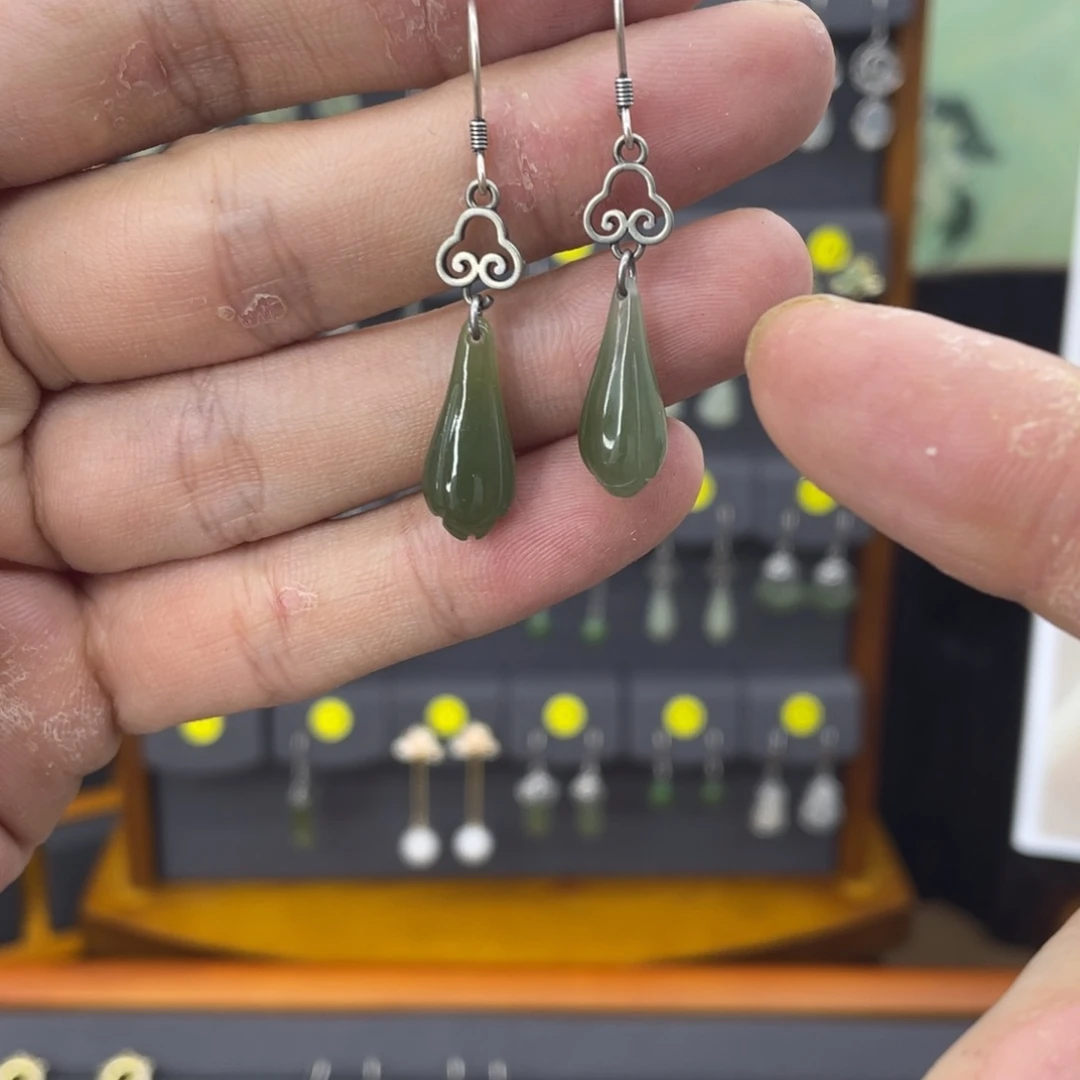 和田玉未镶嵌耳饰