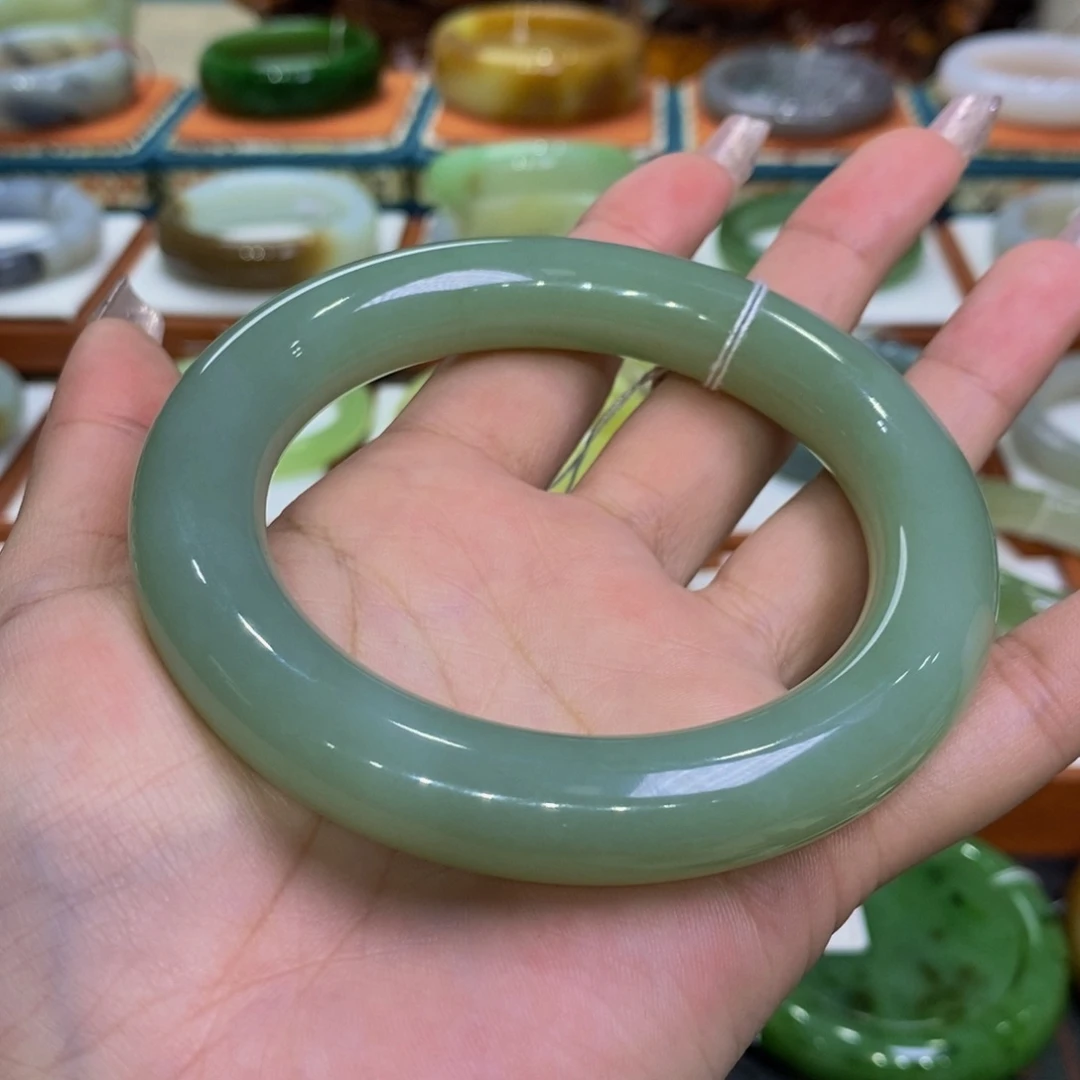 和田玉手镯未镶嵌新疆且末奶绿62
