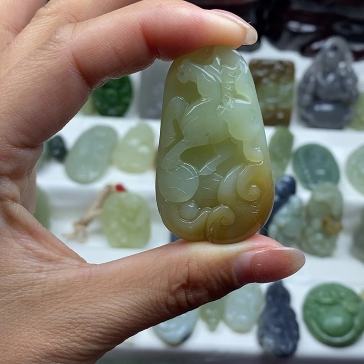 和田玉未镶嵌颈饰82