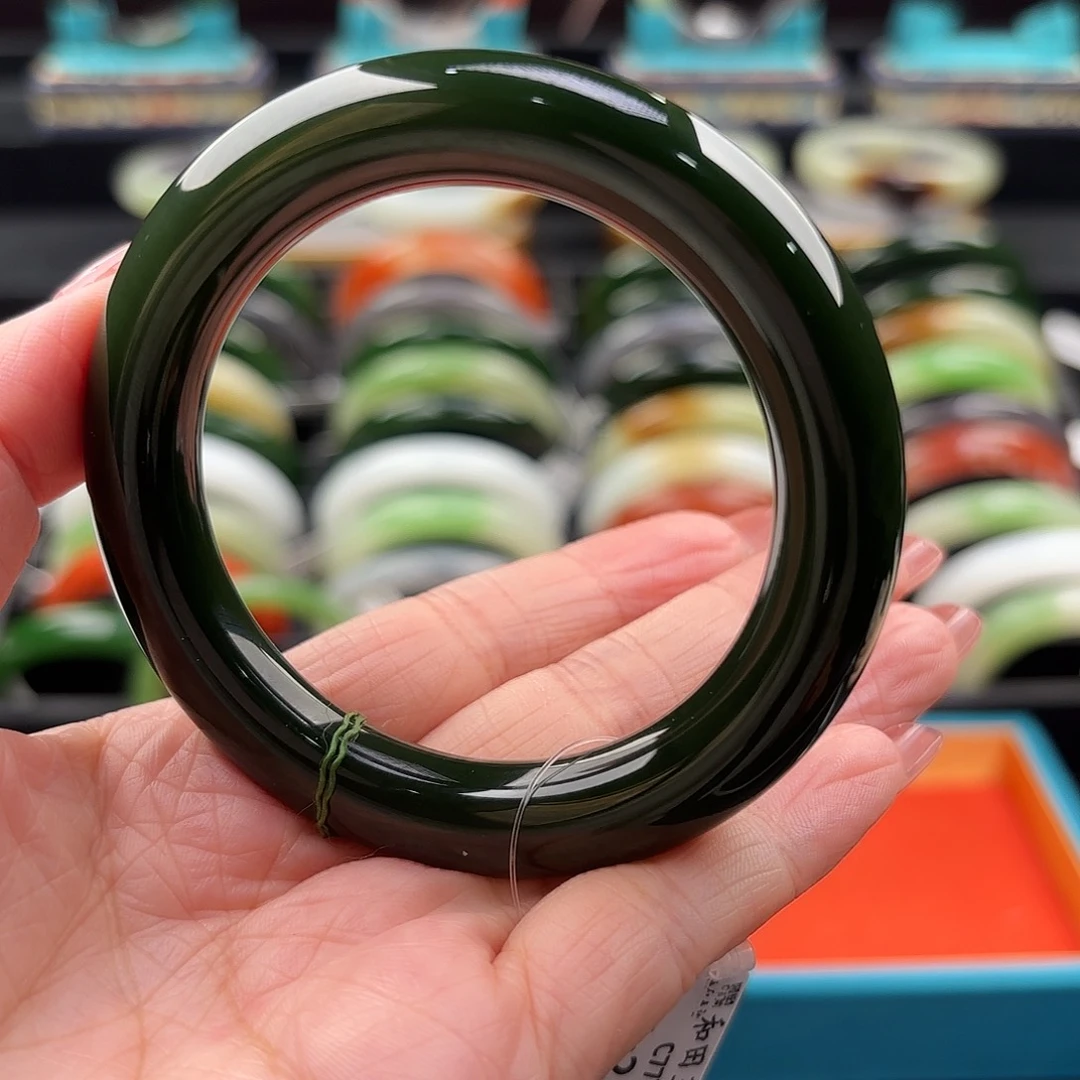 和田玉未镶嵌手镯菠菜绿胖圆条 无纹53.6