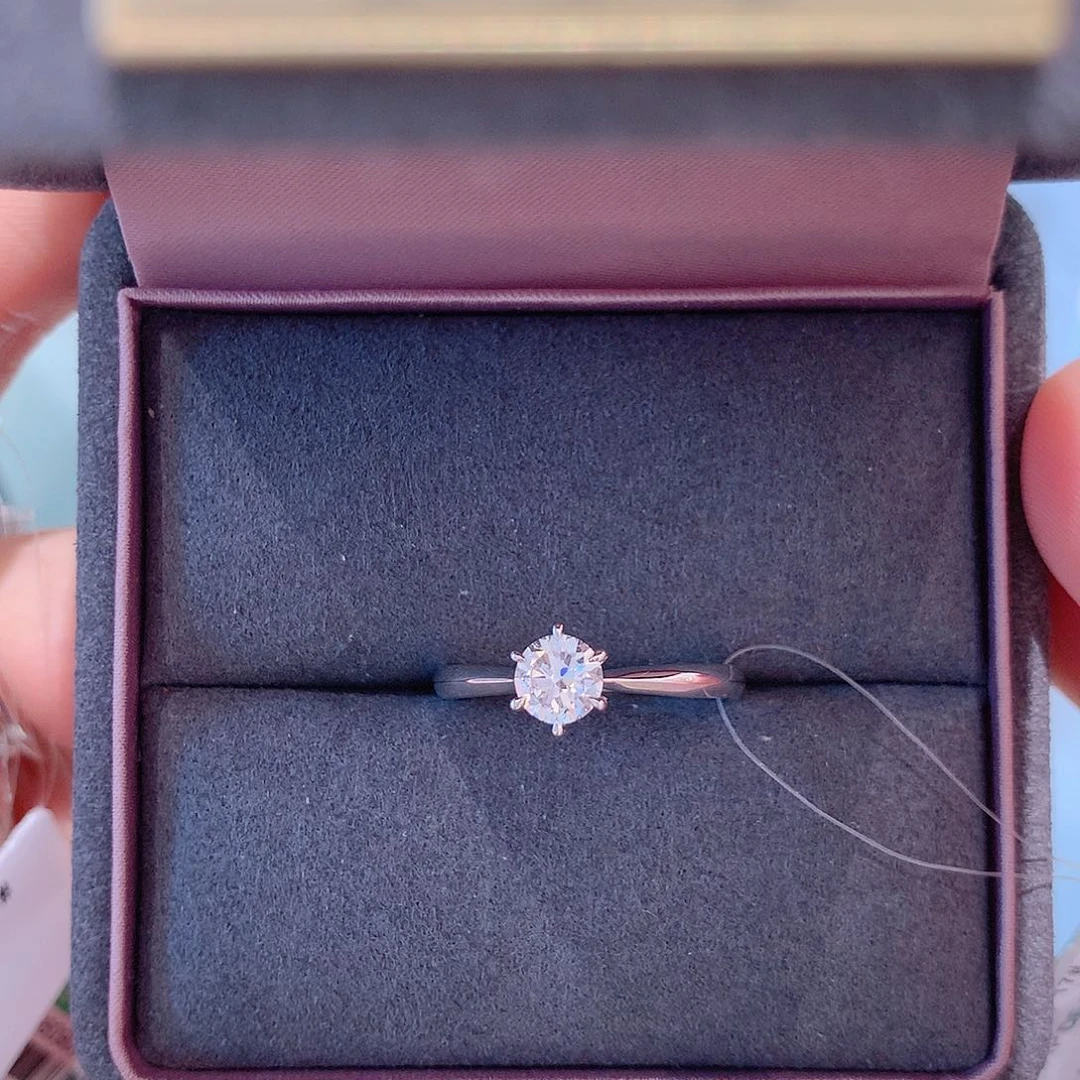 实验室培育钻石18K金镶嵌17圈50分