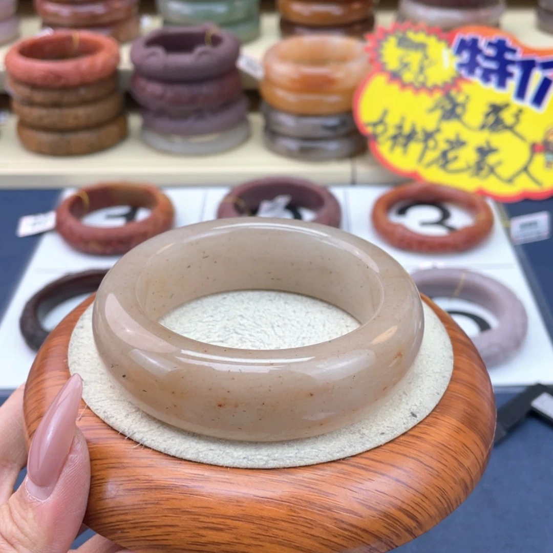 【闪购商品】石英质玉手镯未镶嵌鸿****浴