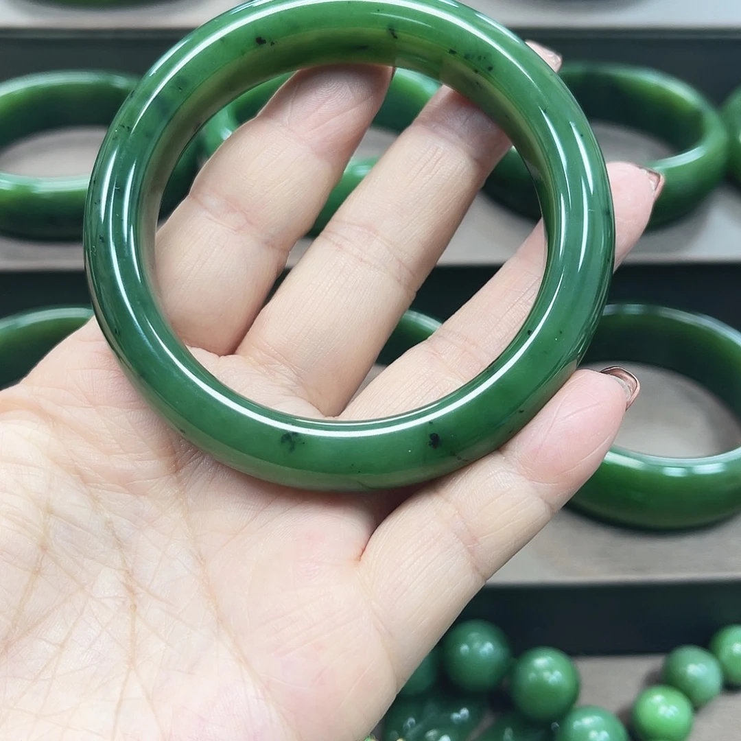 和田玉（碧玉）未镶嵌手镯