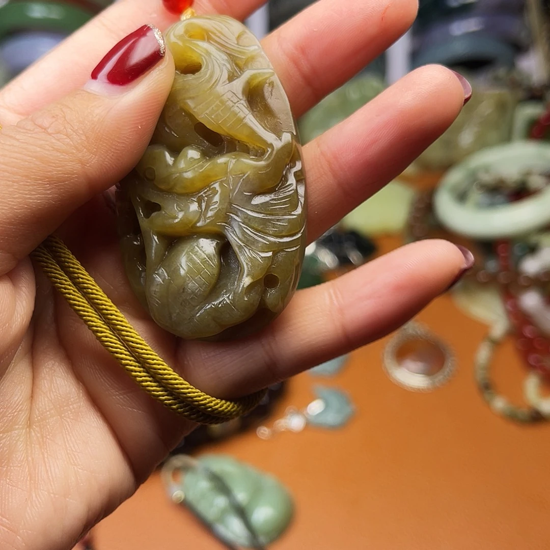 和田玉（糖玉）未镶嵌颈饰