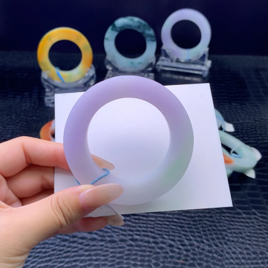 定制翡翠未镶嵌手镯