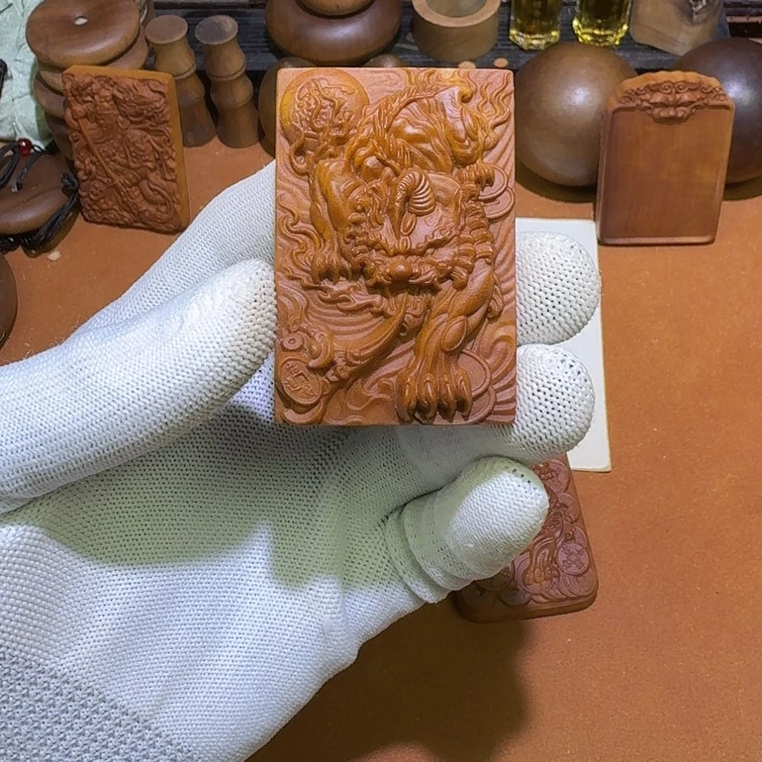 檀香木老山檀雕刻牌，貔貅无bi款+养护精油1瓶