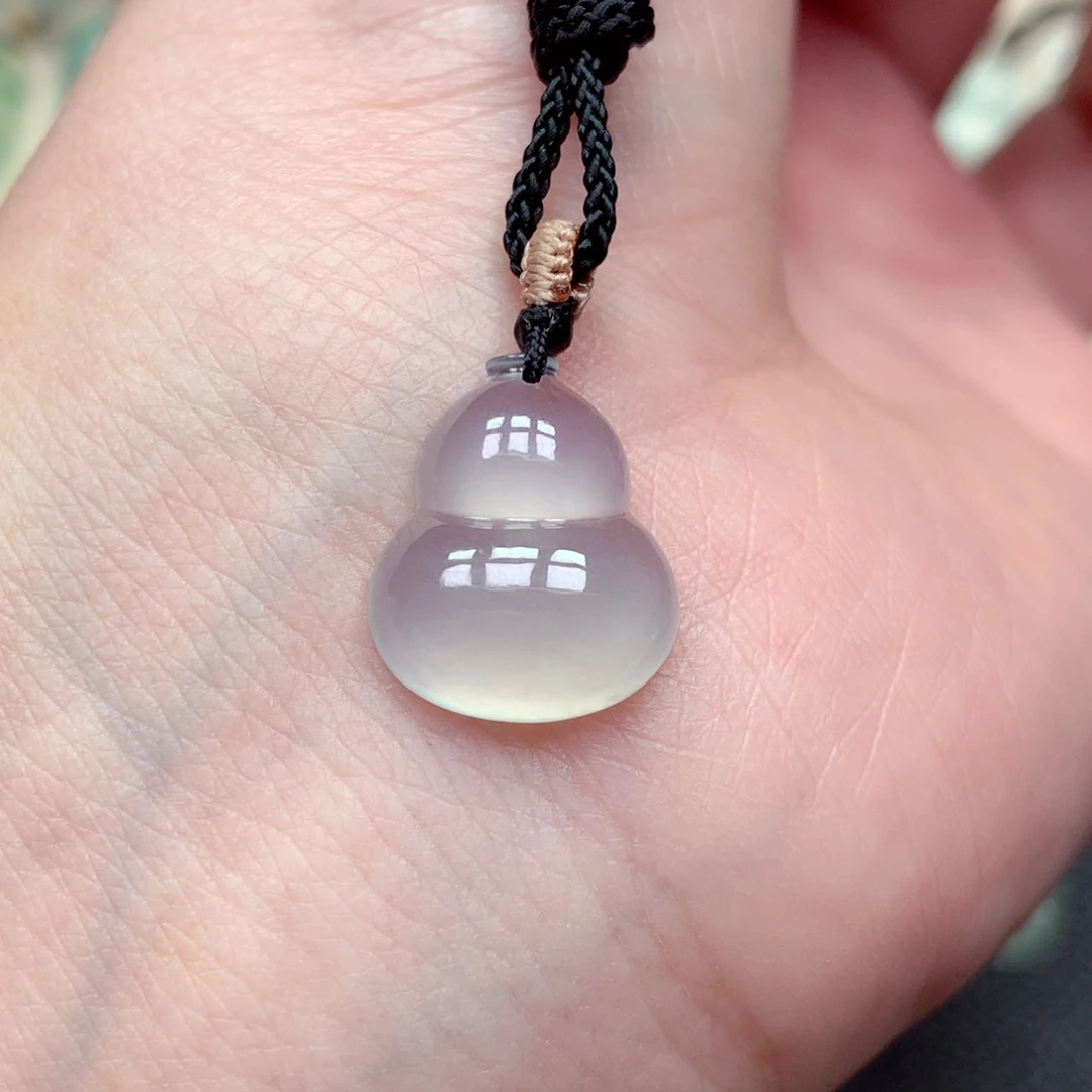 翡翠未镶嵌颈饰葫芦