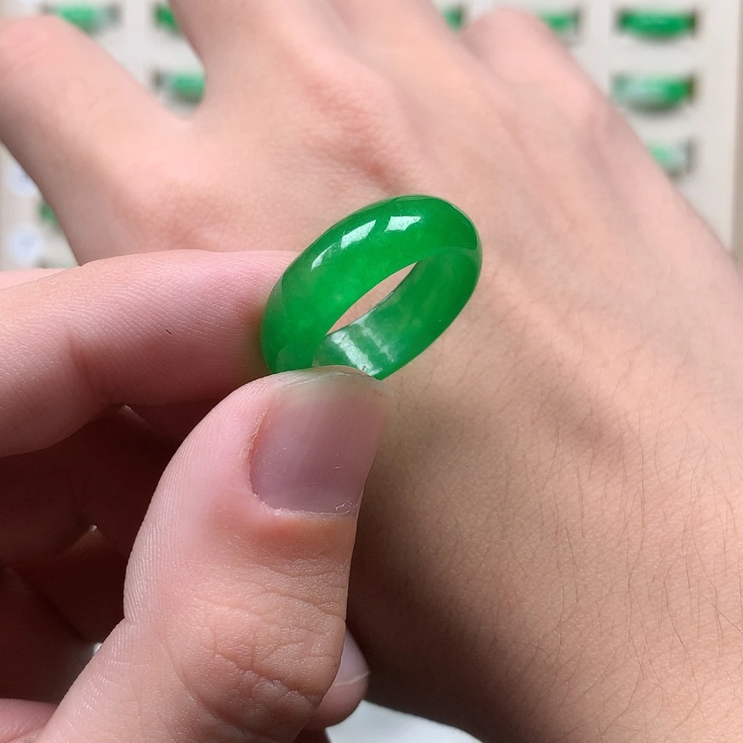 翡翠未镶嵌戒指20圈口微瑕款