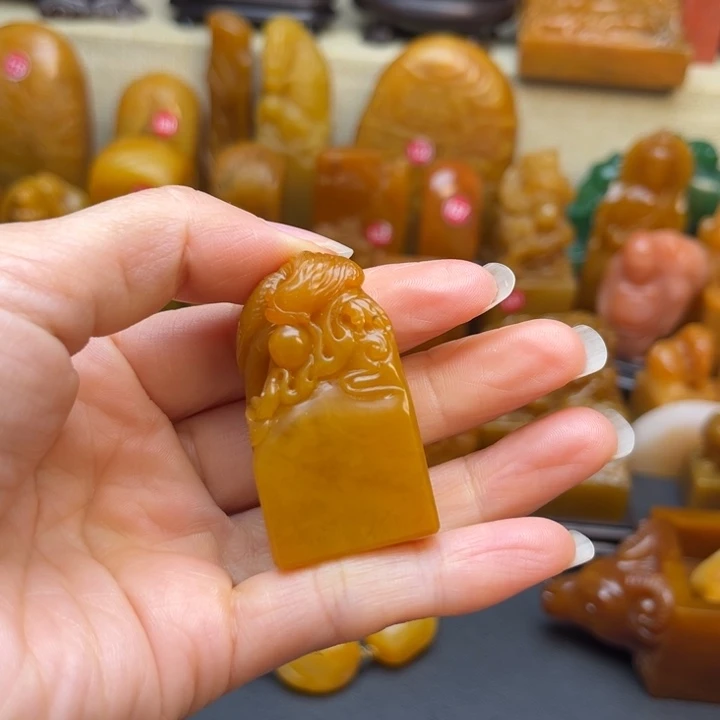 山***峰印石寿山石题材：工艺品