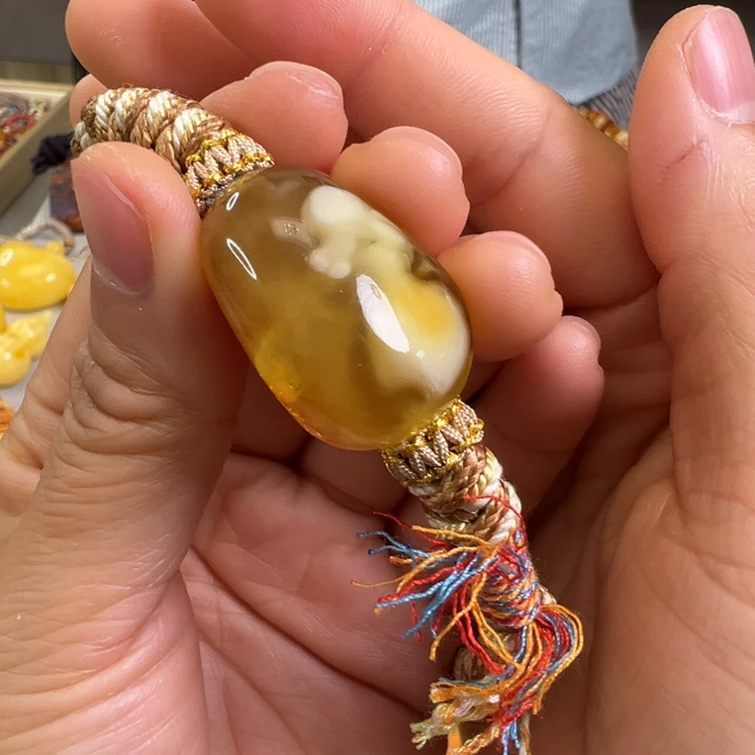 蜜蜡裸石未镶嵌蜜蜡