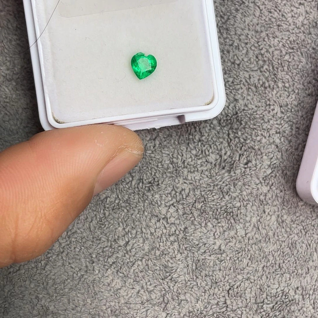 祖母绿裸石未镶嵌喵**✨0.54Ct。