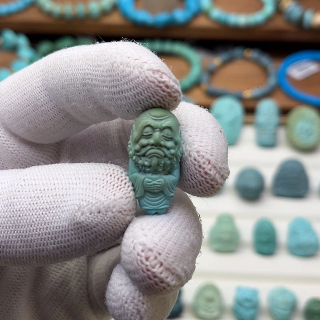 绿松石未镶嵌珠宝奇石