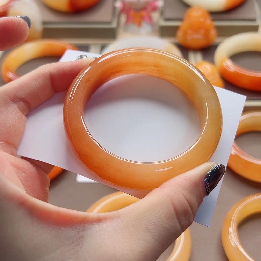 石英质玉（黄龙玉）未镶嵌手镯不退换