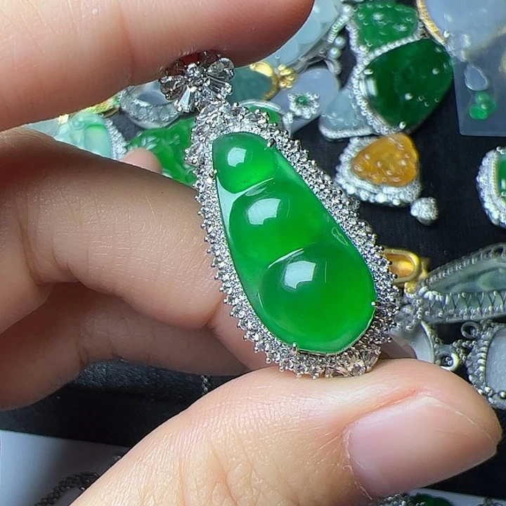 Q***J翡翠18K金镶嵌吊坠(不含链)