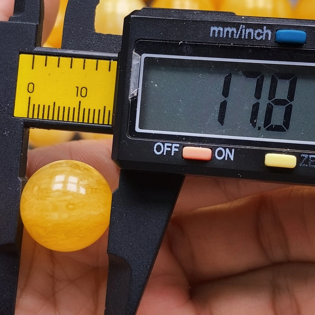 蜜蜡未镶嵌珠宝奇石