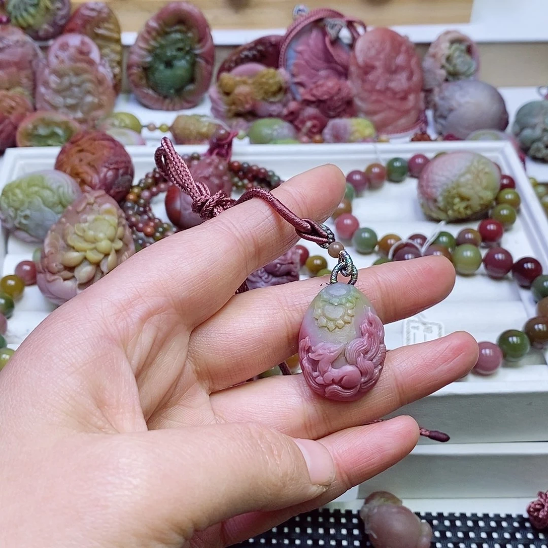 玛瑙/玉髓盐源玛瑙吊坠未镶嵌