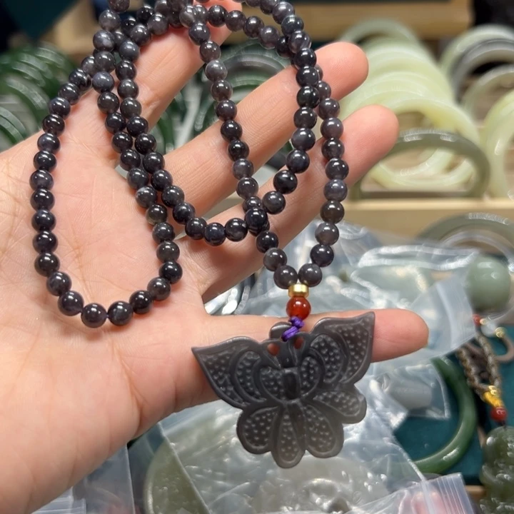 和田玉颈饰未镶嵌美**荐帝王紫链子蝴蝶