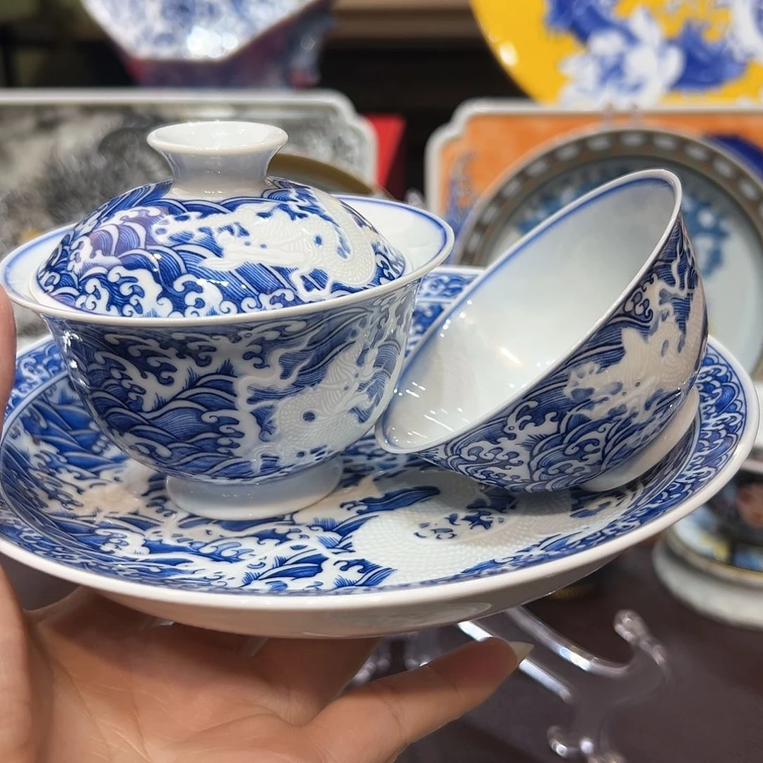 摆件景德镇陶瓷艺术展在上海举办期间举行开幕典礼上