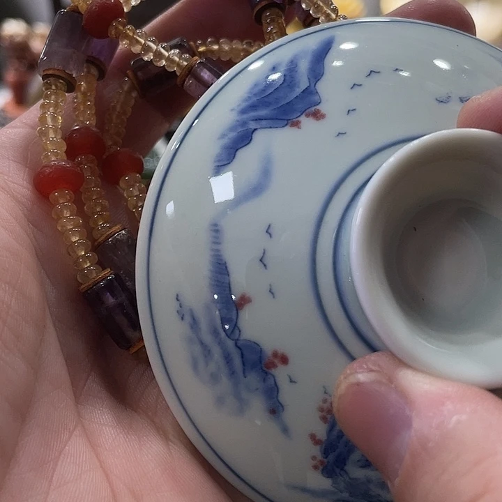 瓷片精致雕刻工艺精湛