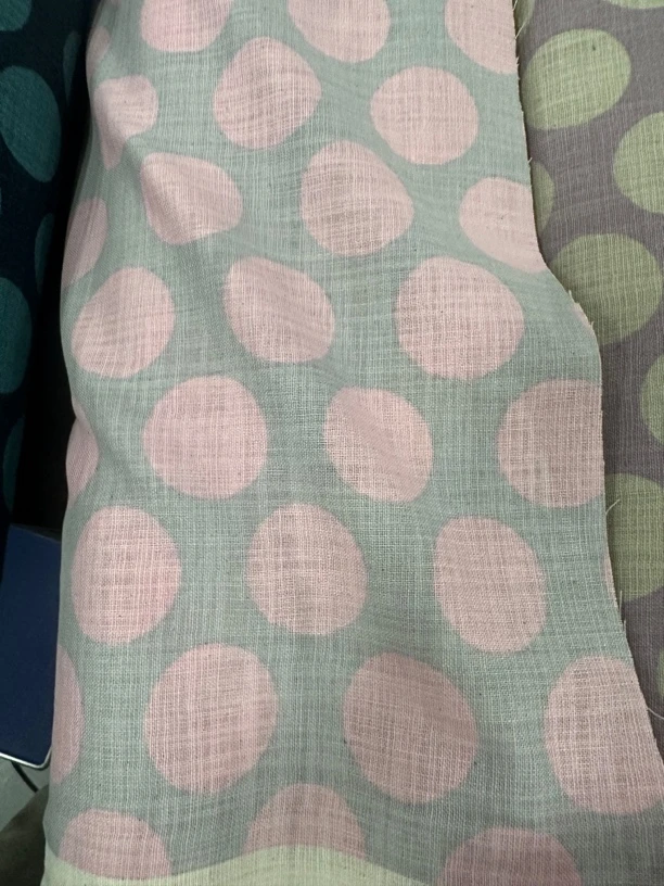 国现波点灰底粉波点半米