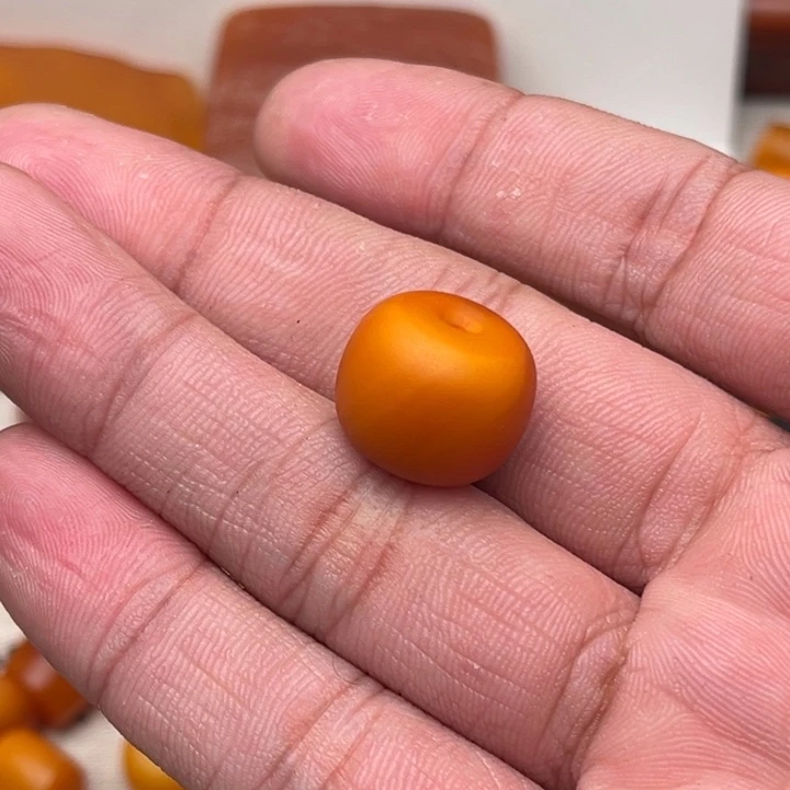 ****.琥珀未镶嵌裸石蜜蜡墩子