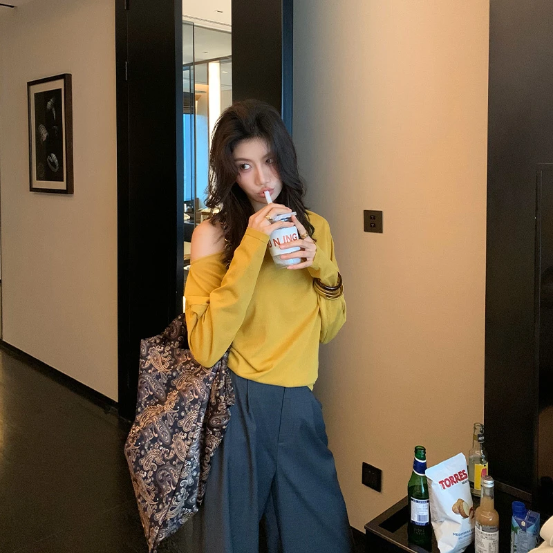 【ALONE SAVOR】龍喜儿 斜影法式优雅修身一字斜肩长袖针织衫K450