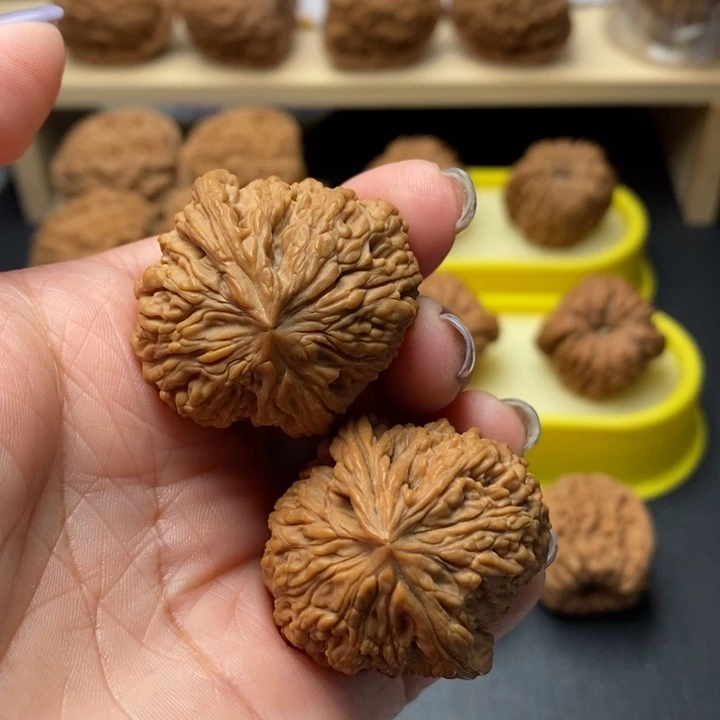 文玩核桃吊坠凹底拉丝窝头343633尺0277