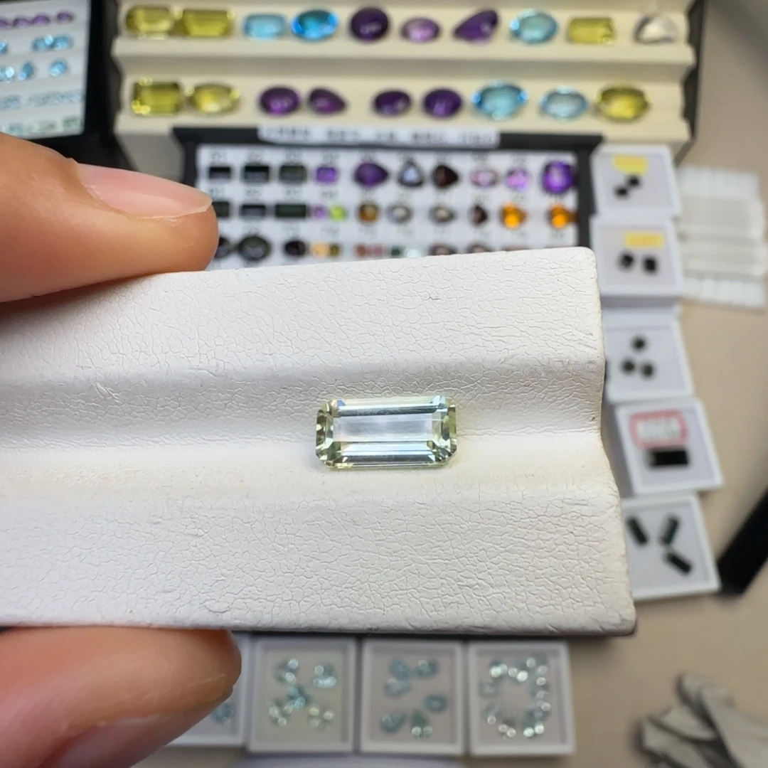 珠宝半成品未镶嵌碧玺天然2.2克拉