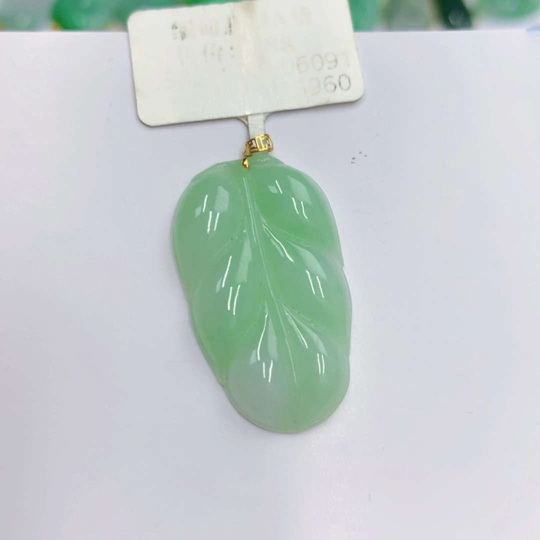 颈饰18K金镶嵌翡翠翡翠