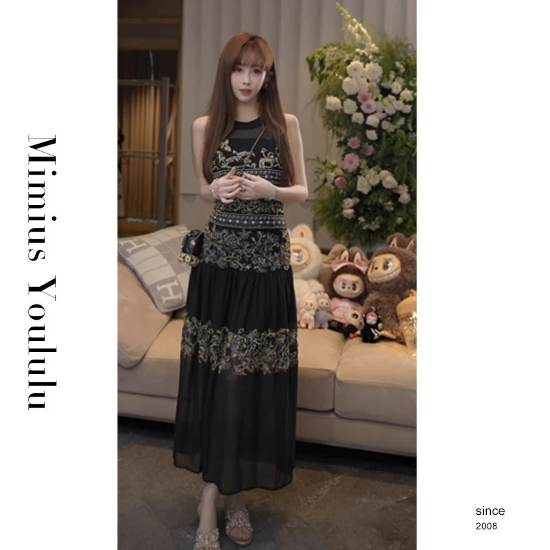 【mimius】U 轻奢高级感重工钉珠刺绣挂脖连衣裙 G06243