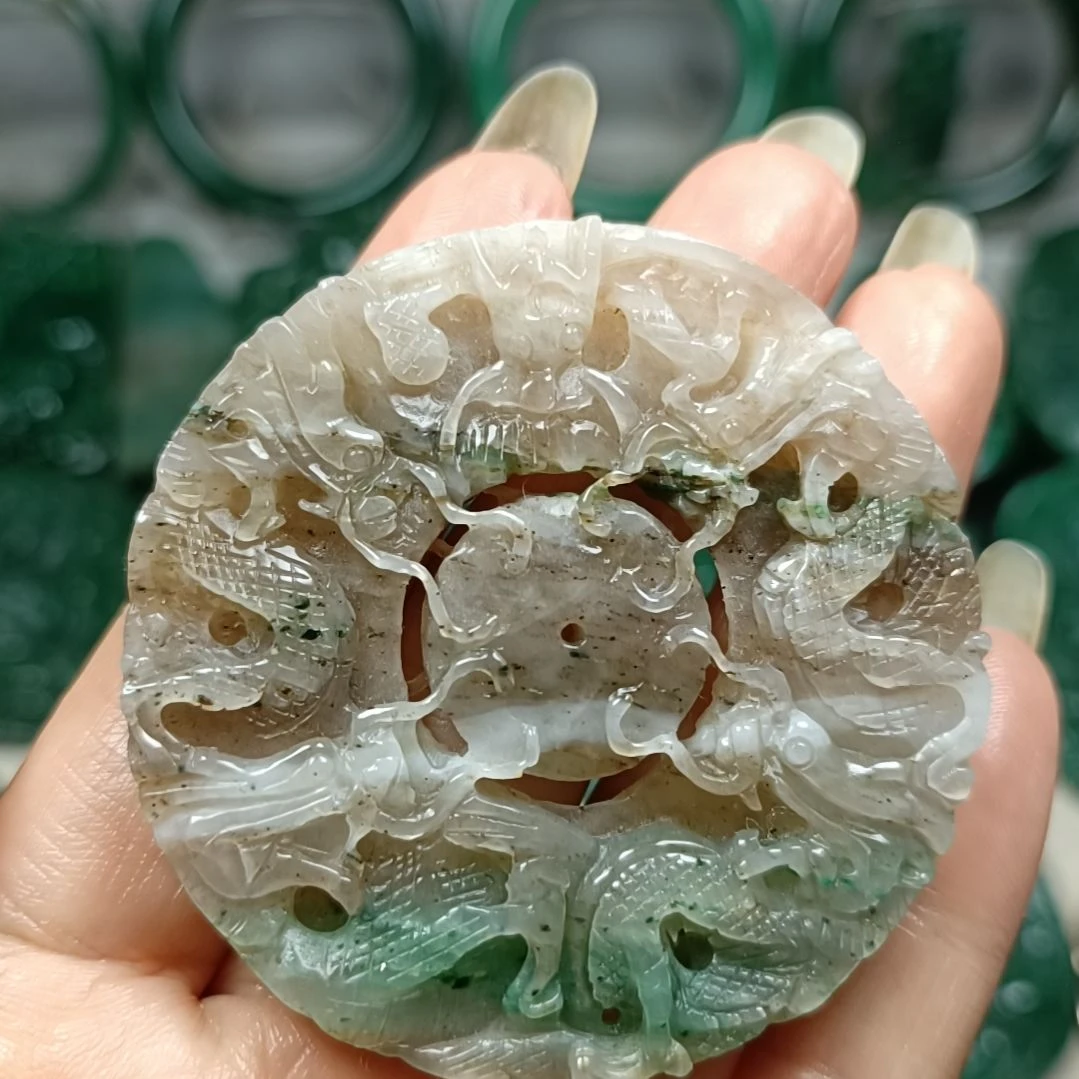 独山玉未镶嵌九龙挂件
