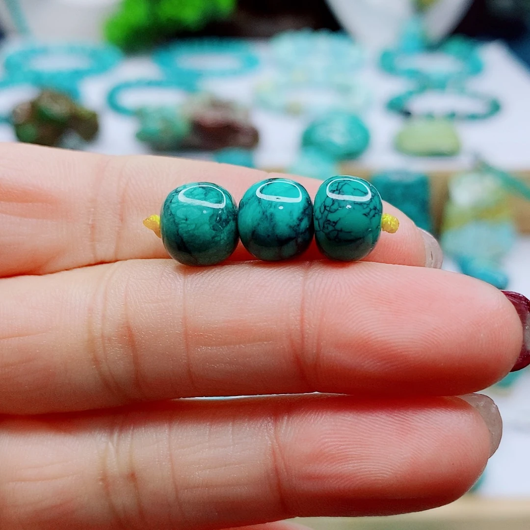 绿松石未镶嵌颈饰