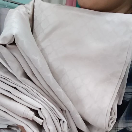 棉高端大床双人四件套，2m×2m四。