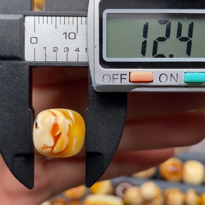 未镶嵌琥珀裸石老型珠