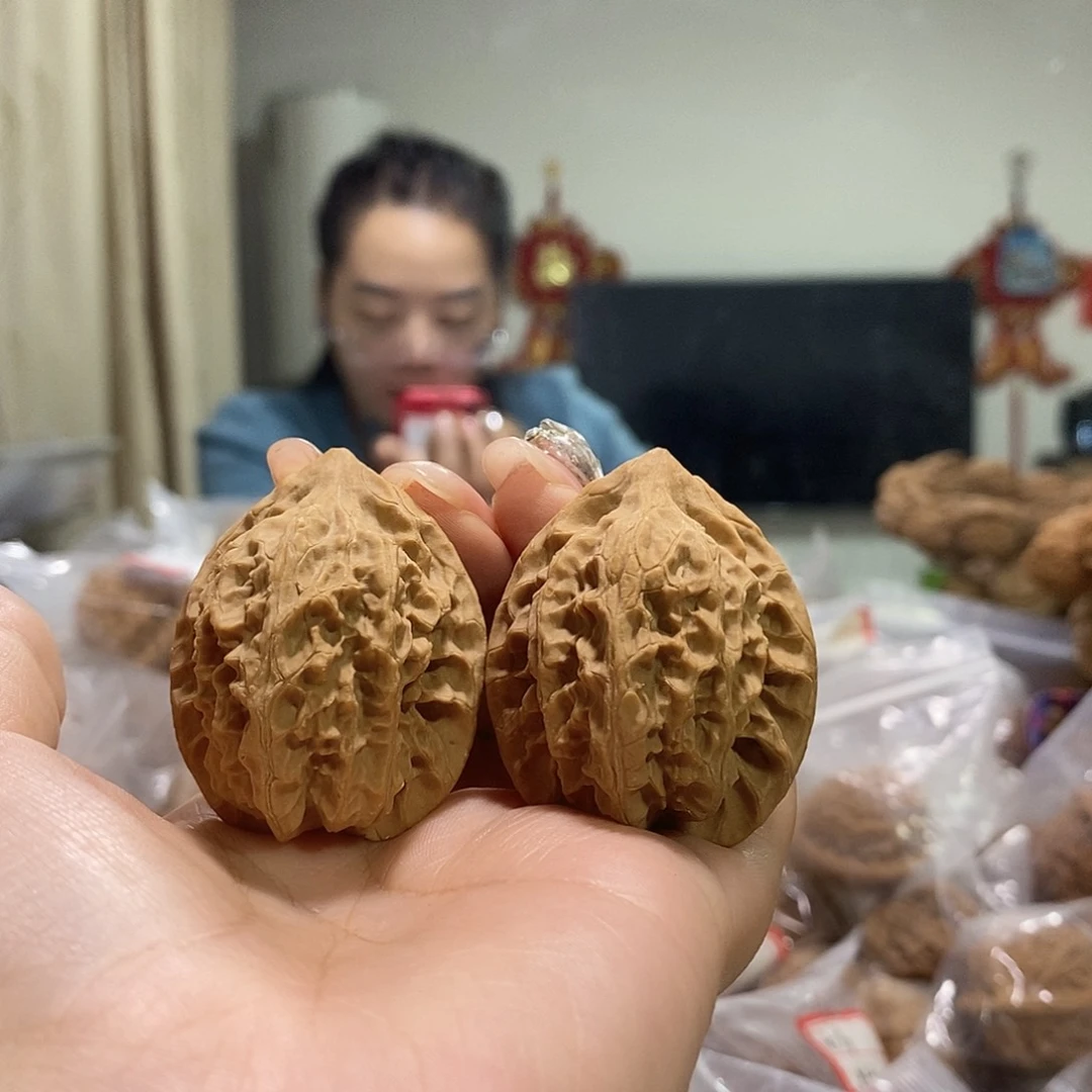 把件文玩核桃36野生鸡心尖有伤