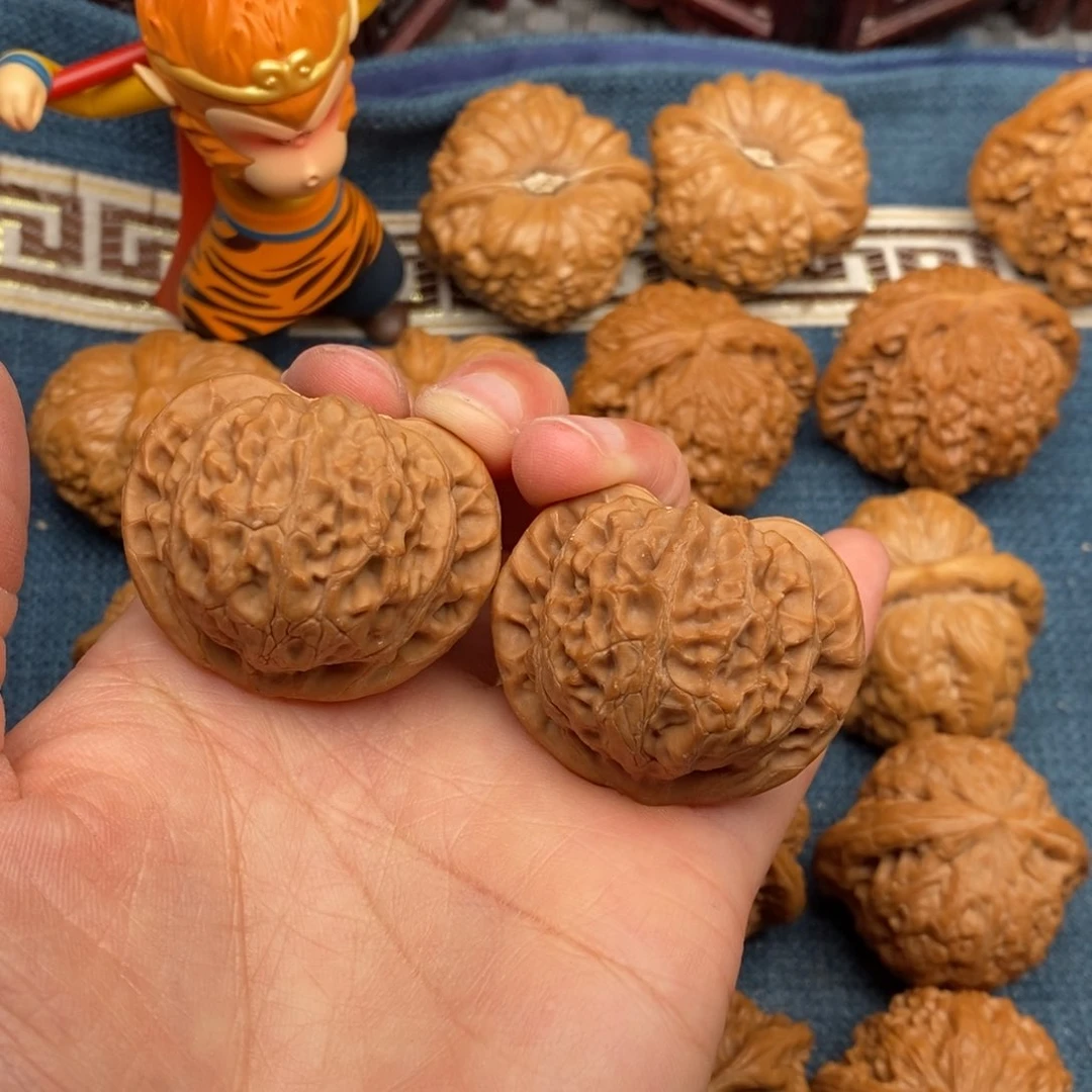 文玩核桃把件40全品宫灯