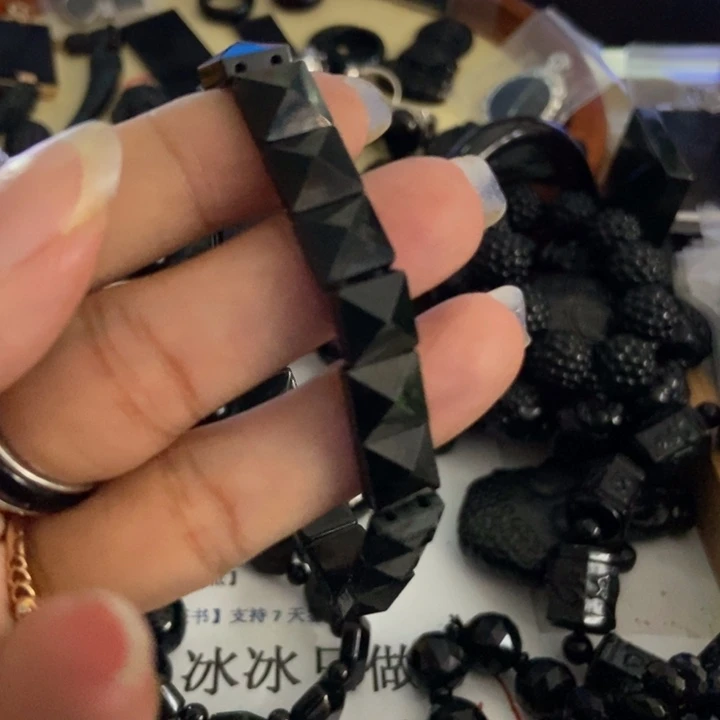 翡翠未镶嵌颈饰墨翠手牌