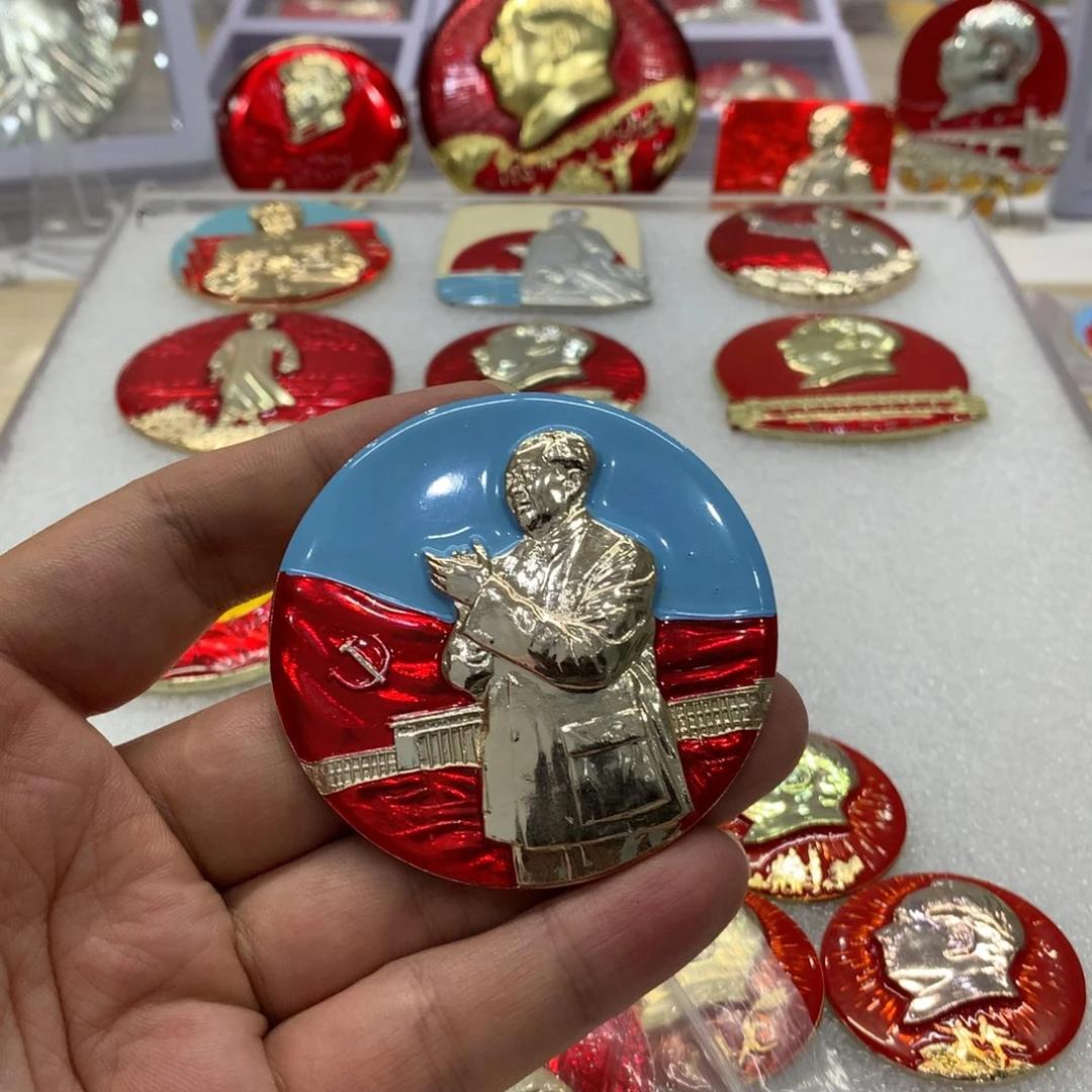 铝会堂鼓掌