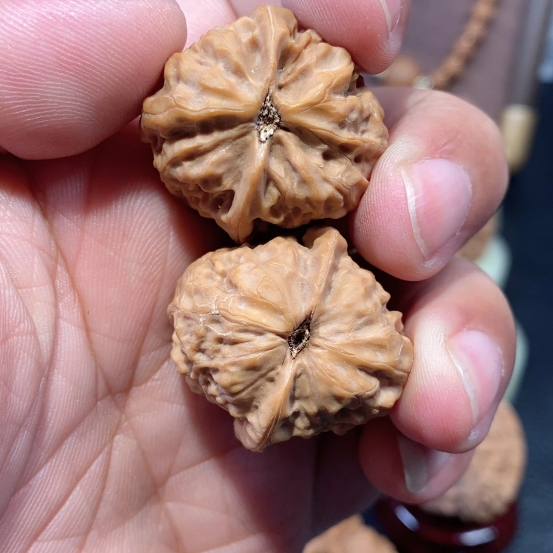 吊坠桃核莹*?沈阳鸡心