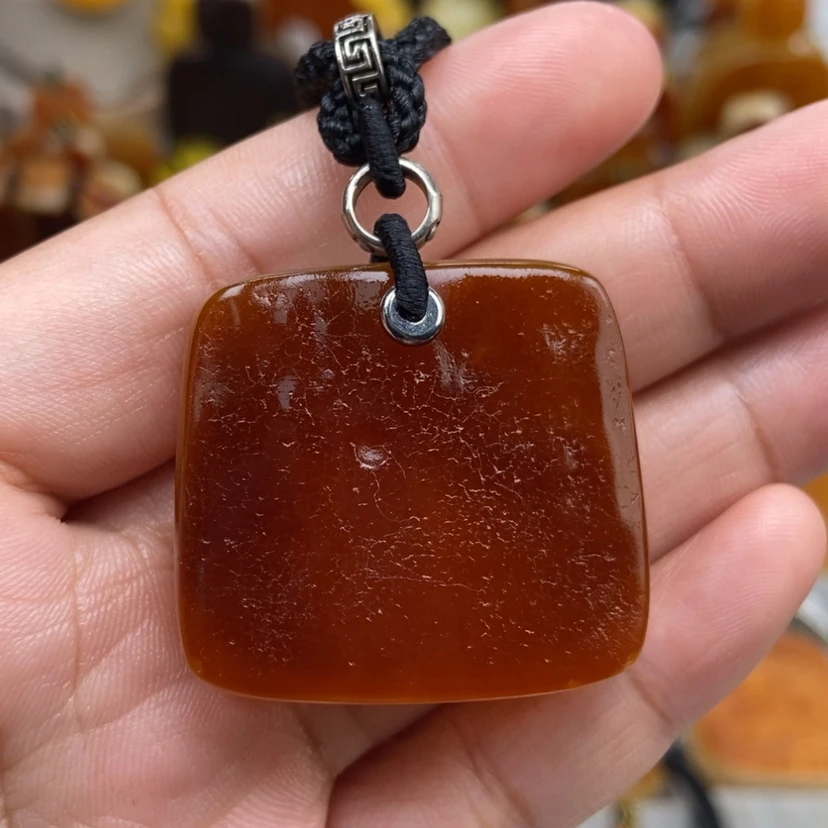 【闪购商品】琥珀颈饰未镶嵌