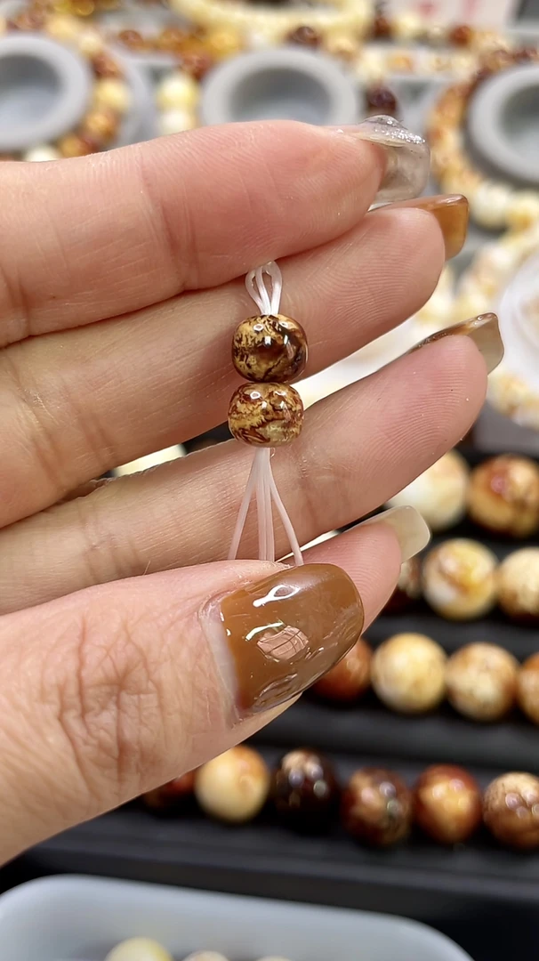 琥珀蜜蜡花蜡沁色对珠