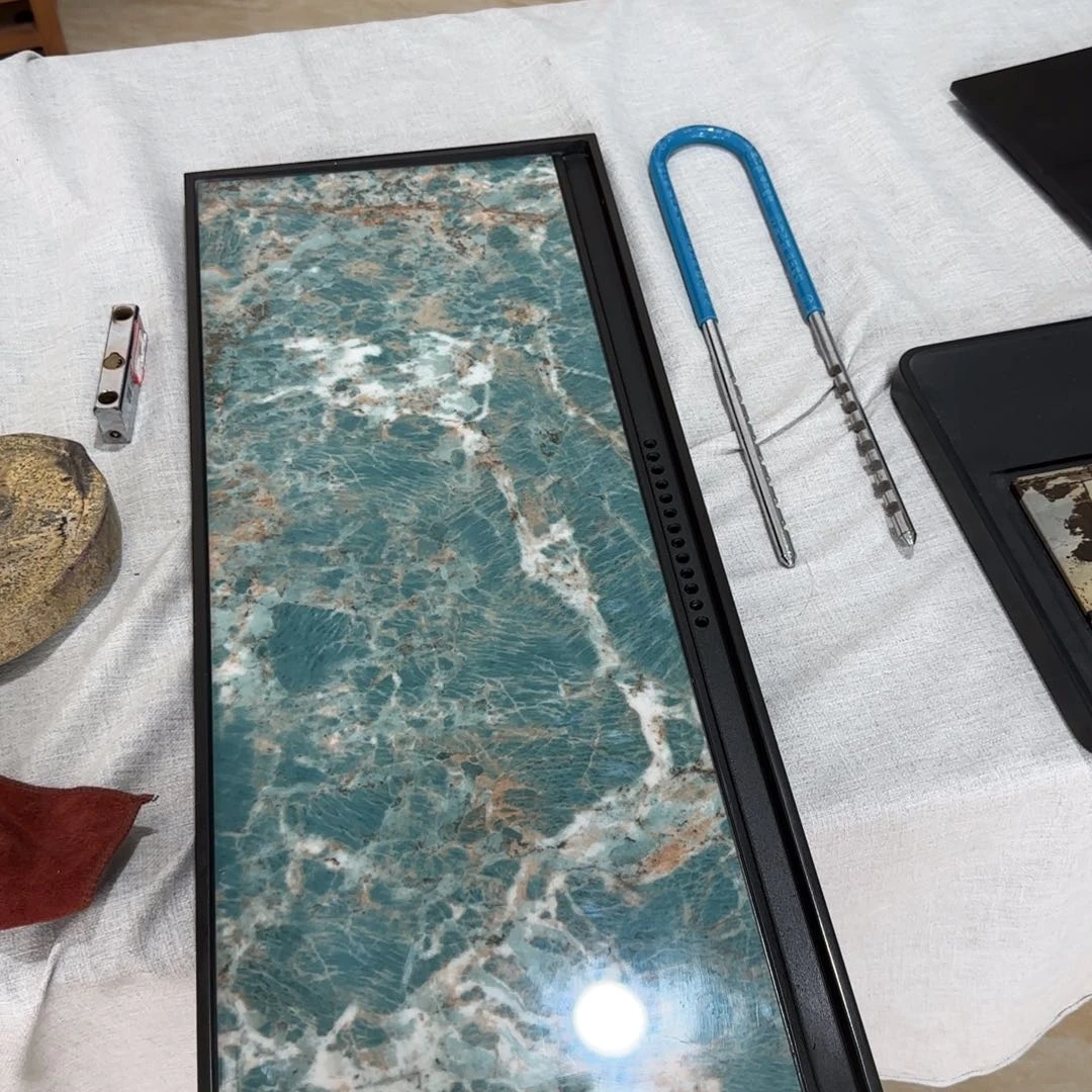 名***】乌金石镶嵌大岩板50*25