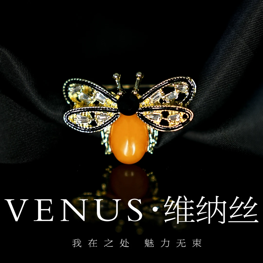 天然蜜蜡胸针款小蜜蜂精致时尚百搭欧款鸡油黄蜜蜡珠宝