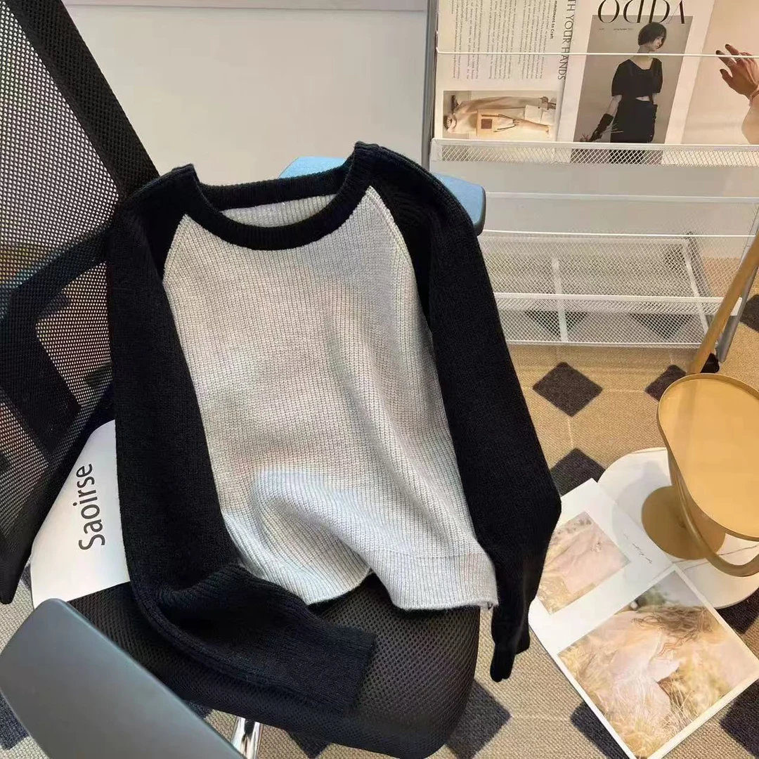 545  撞色圆领长袖插肩袖毛衣女秋冬设计感显瘦针织上衣